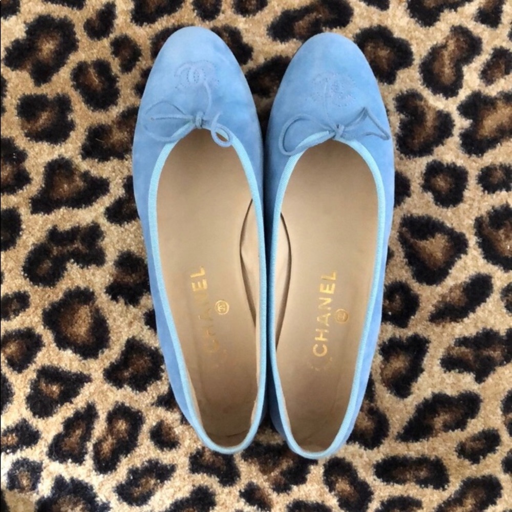 Chanel flats suede baby blue.